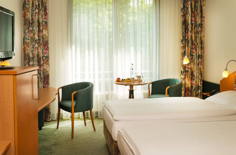 Trans World Hotel Kranichhoehe Much Eksteriør bilde